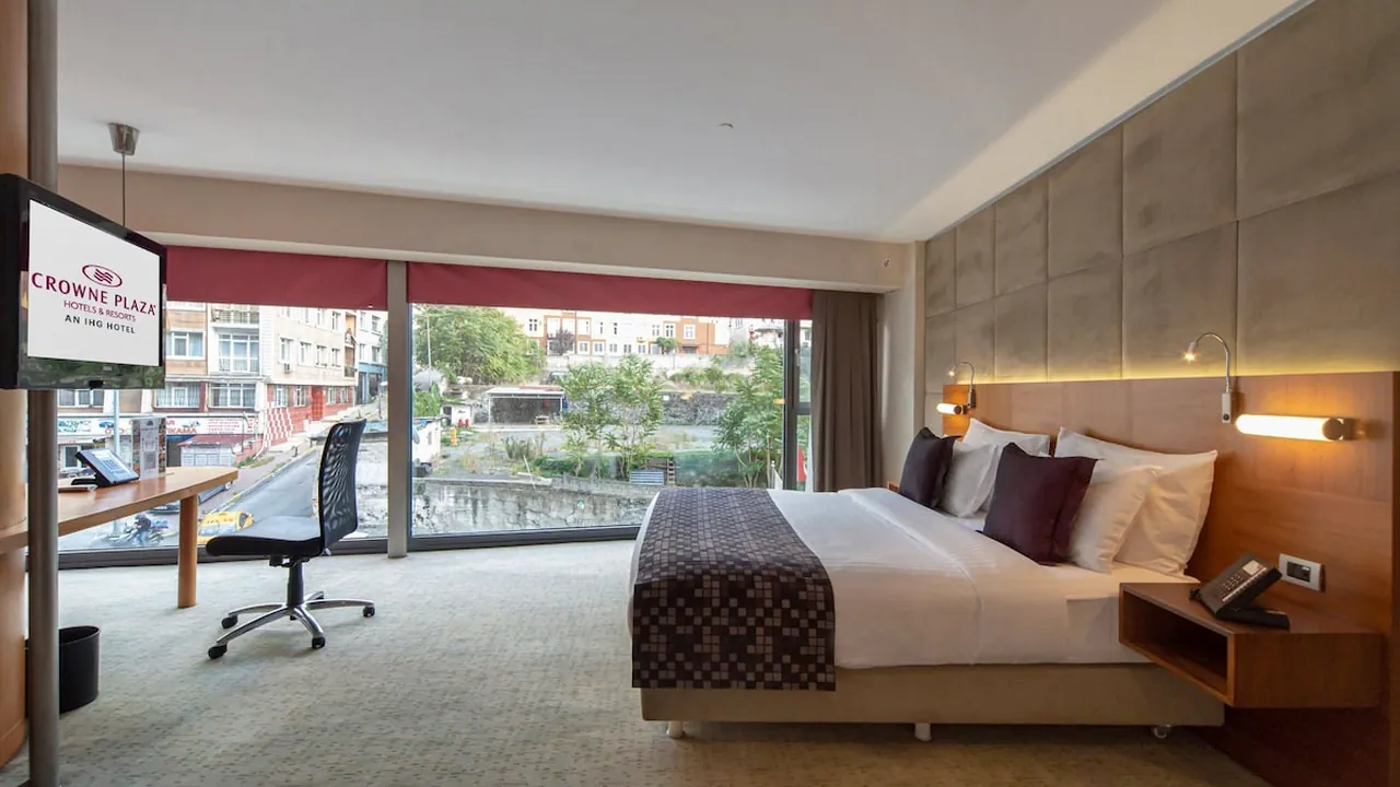 الفندق كراون بلازا حربيه - إسطبول